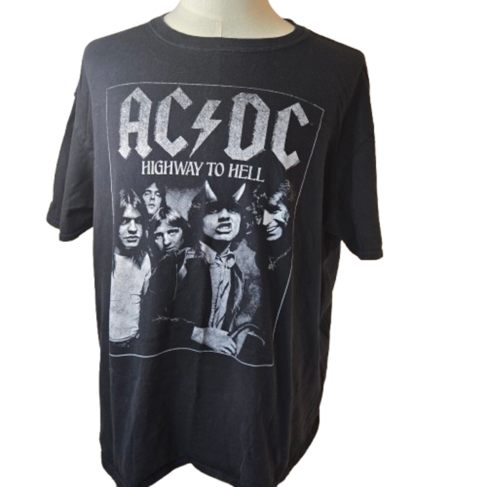AC/DC Black Graphic Tee Size 2X